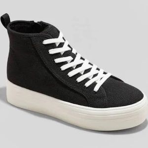 NWT Universal Thread Black Cassie Platform Sneakers